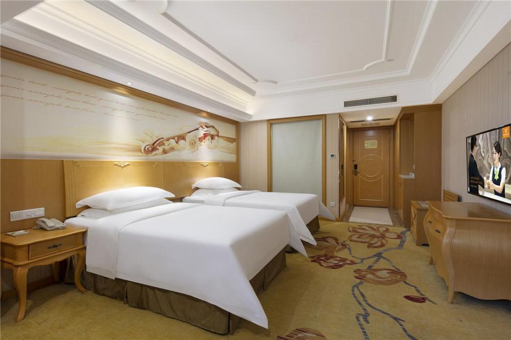 Vienna Hotel Zhengzhou Zhongyuan Futa Buitenkant foto