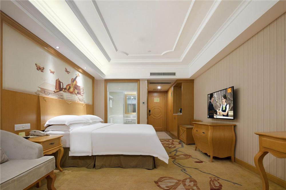 Vienna Hotel Zhengzhou Zhongyuan Futa Buitenkant foto