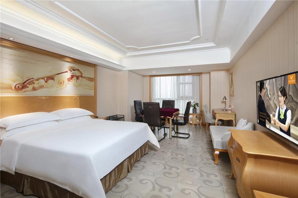 Vienna Hotel Zhengzhou Zhongyuan Futa Buitenkant foto