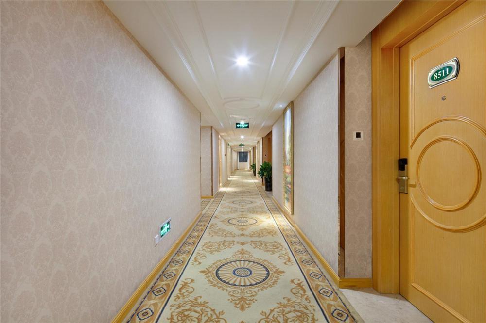 Vienna Hotel Zhengzhou Zhongyuan Futa Buitenkant foto