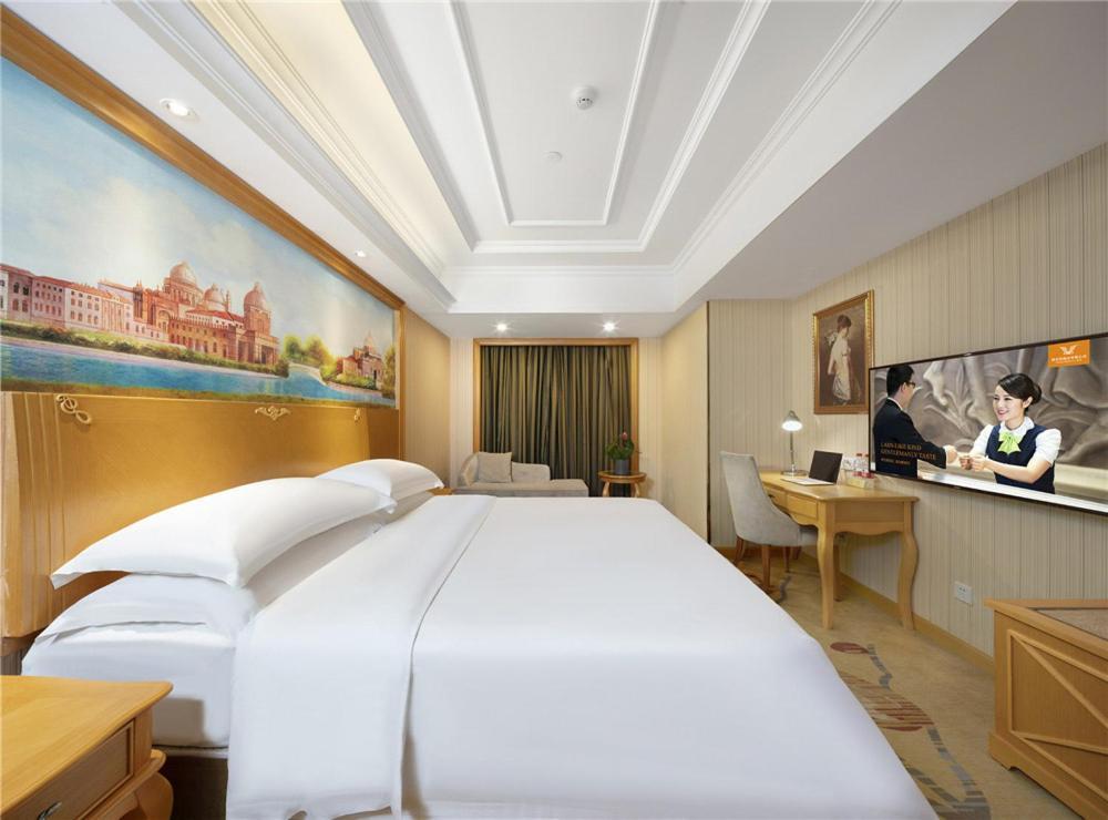 Vienna Hotel Zhengzhou Zhongyuan Futa Buitenkant foto